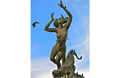 valledupar sirens statue