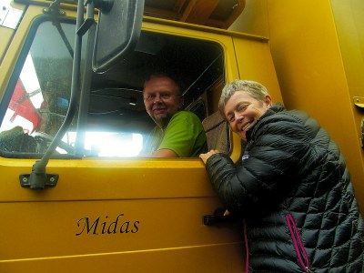 1175 - Our 4 wheeled friends from Belgium and the Midas.JPG