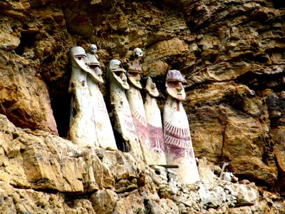 666- Karajia cliffside sepulcher.JPG